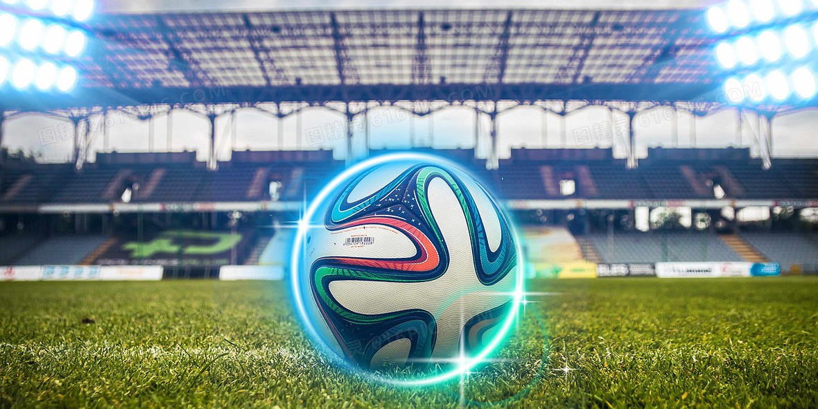 亚历山大在最后一防时被换下场了…🤔🤔布克三分准绝杀