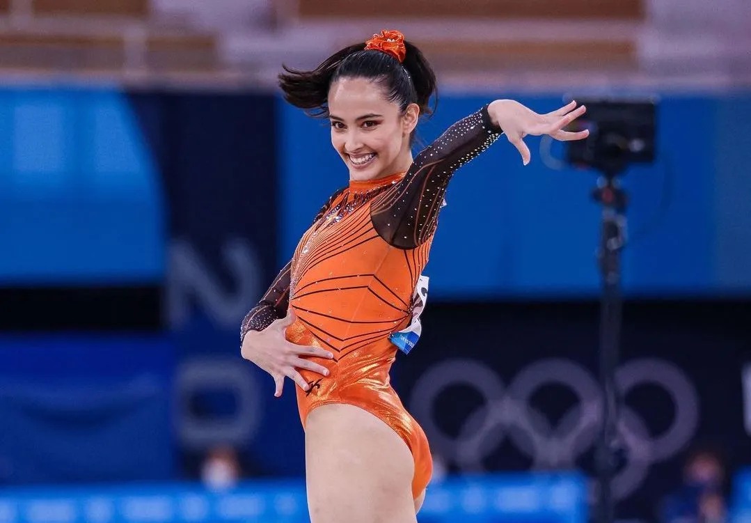 尤文图斯因弗拉霍维奇伤势和薪资问题，被迫考虑续约，但转会市场无明显替代人选，形势艰难。